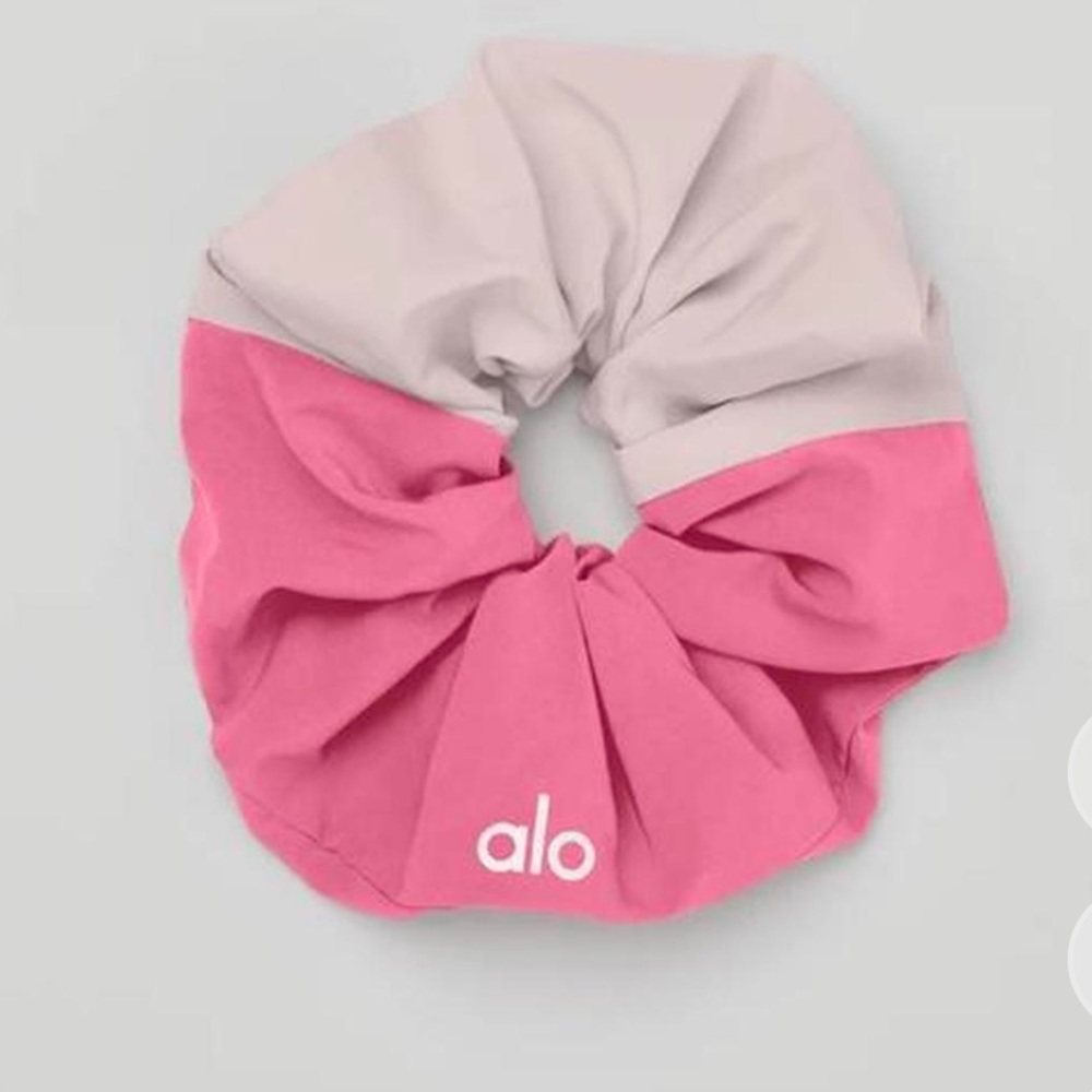Alo yoga oversized scrunchie